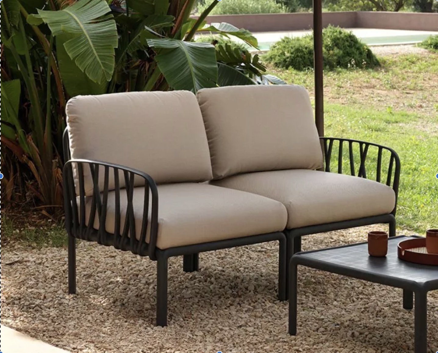 Choosing The Size Of Your Outdoor Furniture Setting